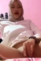 Fanessa Hijab Putih Colok Memek Pakai Jari