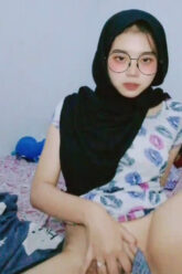 DIAH Fitri Hijab Pamer Meki